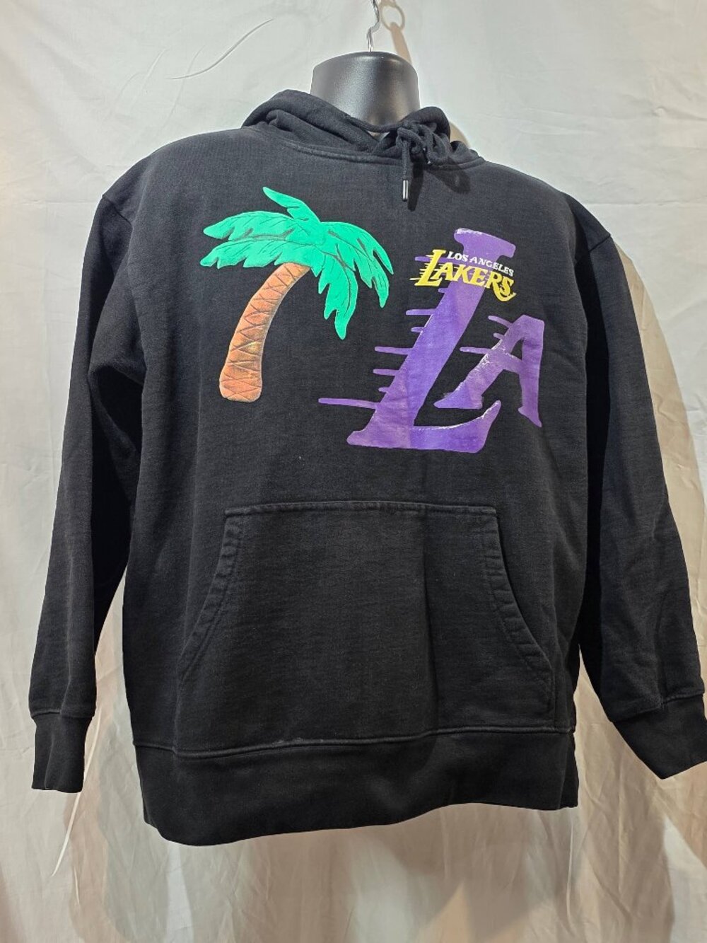 Official MARKET x NBA Los Angeles Lakers Graphic Hoodie – Black – Large